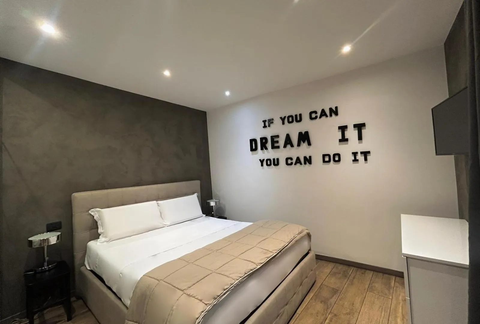 Leonardo Duplex Apartment Milán