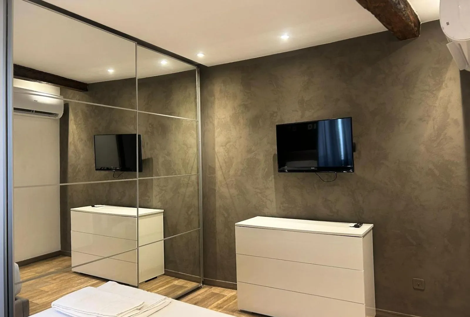 Leonardo Duplex Apartment Milán 0*,  Italia