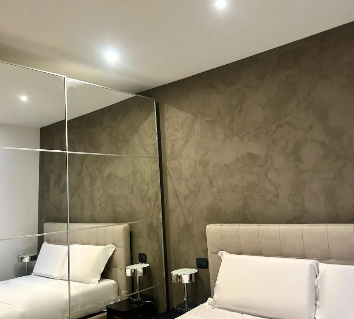 Leonardo Duplex Apartment Milán