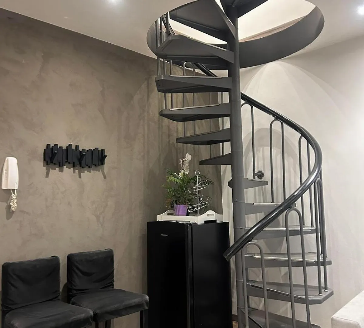 Leonardo Duplex Apartment Milan