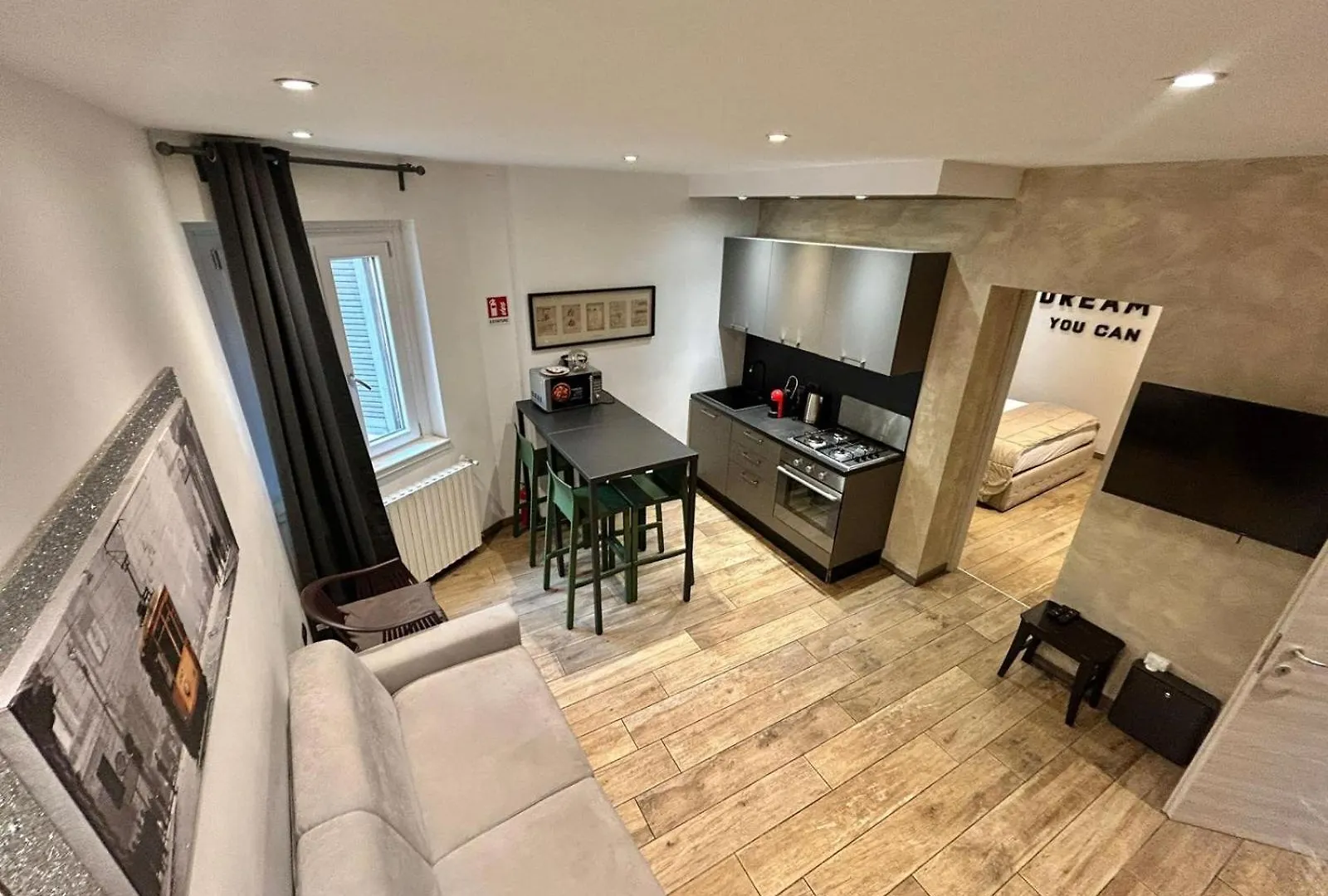Leonardo Duplex Apartment location