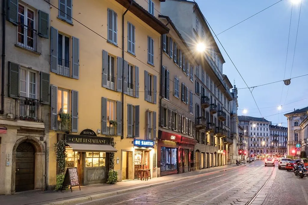Leonardo Duplex Apartment Milan
